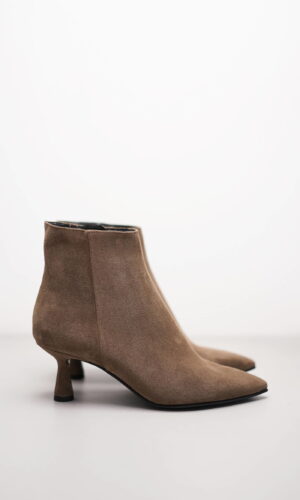 BELLA – Braun Veloursleder